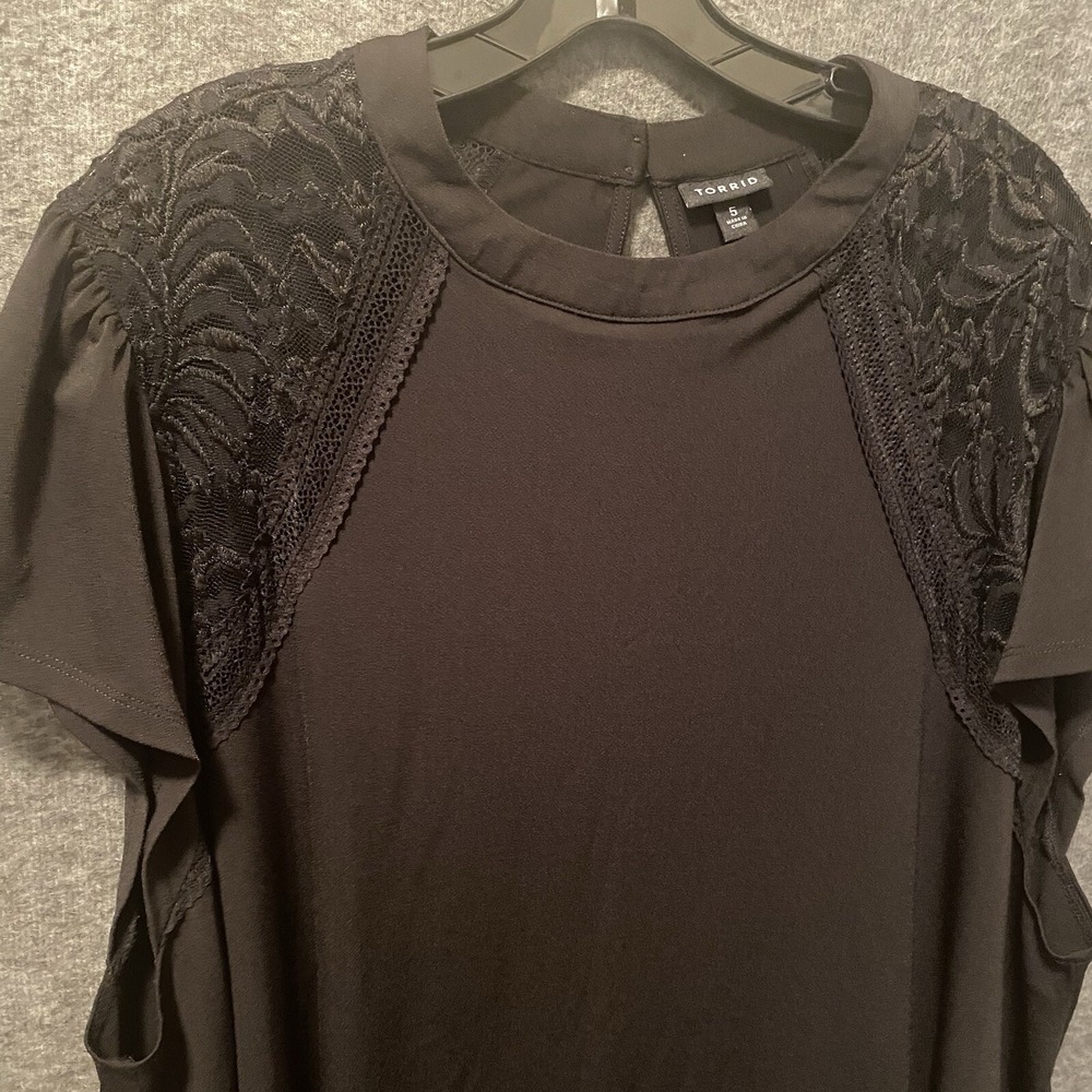 Torrid Top Womens 5X Black Lace Embroidery Stretch Popover Fairy Goth Whimsigoth